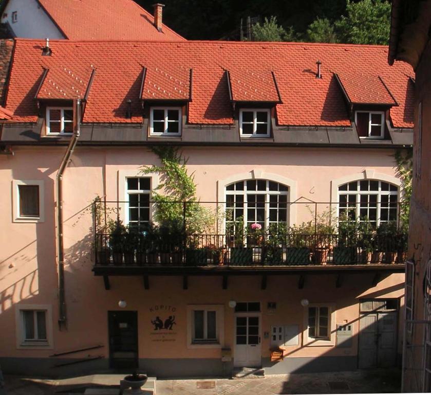 B&B Petra Varl Accommodation Ljubljana Eksteriør billede